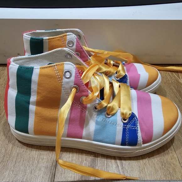 KIDS GIRLS SHOES SIZE 3 BUNDLE (ADEE, KURT GEIGER, BARTEK) - Picture 3 of 13